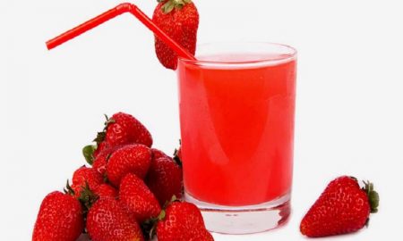 Manfaat buah dan jus strawberry untuk kulit.1