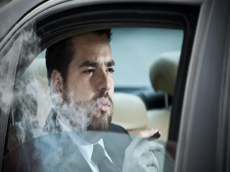 Bahaya Satu Mobil dengan Perokok