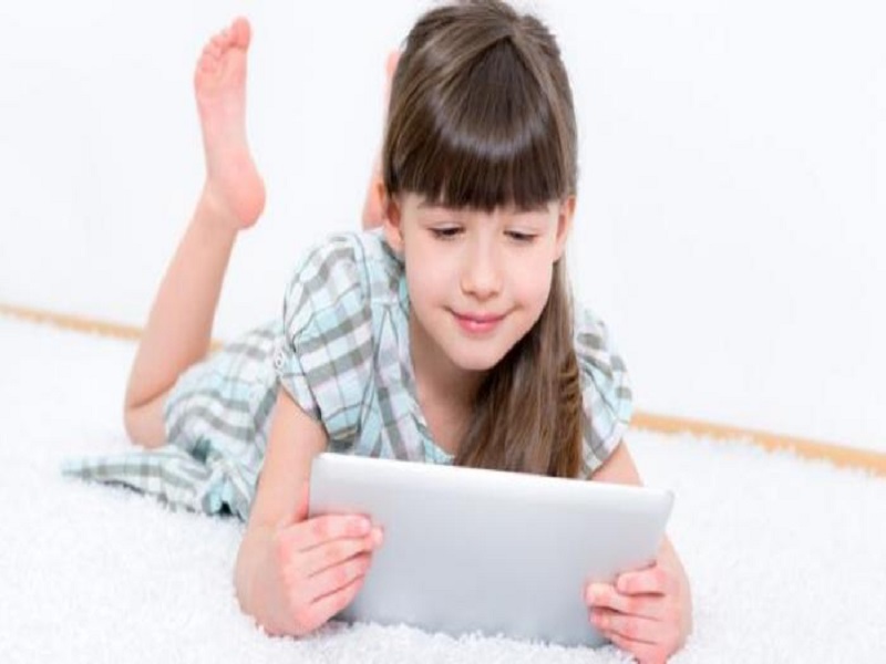 5 Tips Menghindarkan Anak dari Ketergantungan Bermain Gadget