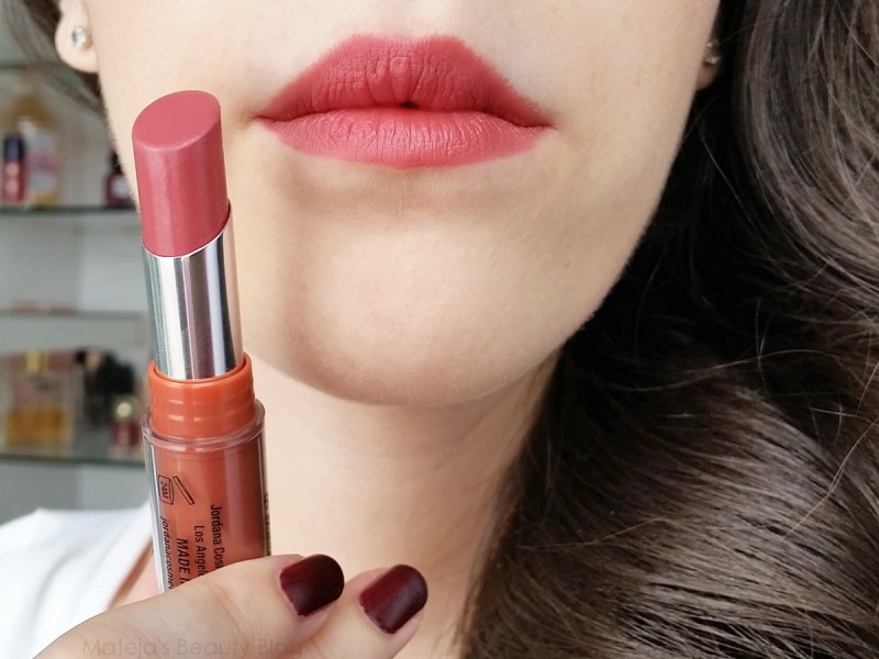 7 Jenis Warna Lipstik Yang Bisa Mempercantik Bibir Anda