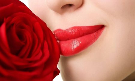 Cara Memerahkan Bibir Secara Alami