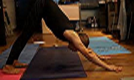 3 Cara Olahraga Yoga Dapat Menarik dan Mengerti Cinta Sejati