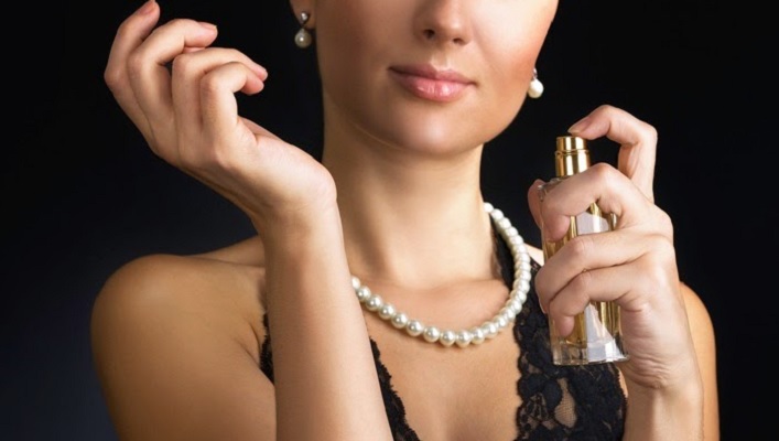 Penggunaan Parfum Beralkohol Merusak Kulit, Ini Dia 7 Bahayanya
