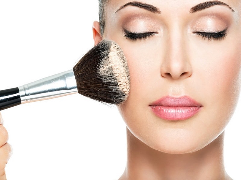 Ingin Makeup Terlihat Tetap Natural? Pelajari Tips Berikut Agar Dapat Melakukannya Dengan Benar
