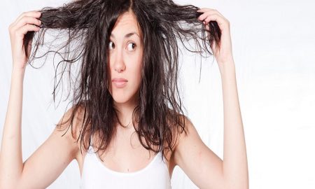 Memiliki Keluhan Rambut Berminyak? Ketahui Dahulu Penyebab Dan Ikuti Tipsnya