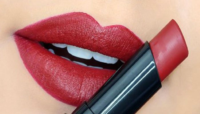 Coba Tips Memakai Lipstik YangBenar