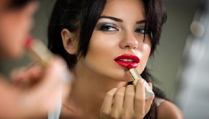 Tips Pilih Lipstik Acara Out door
