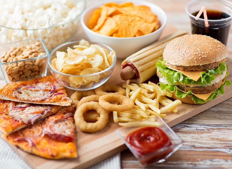 menikmati makanan cepat saji dengan lebih sehat