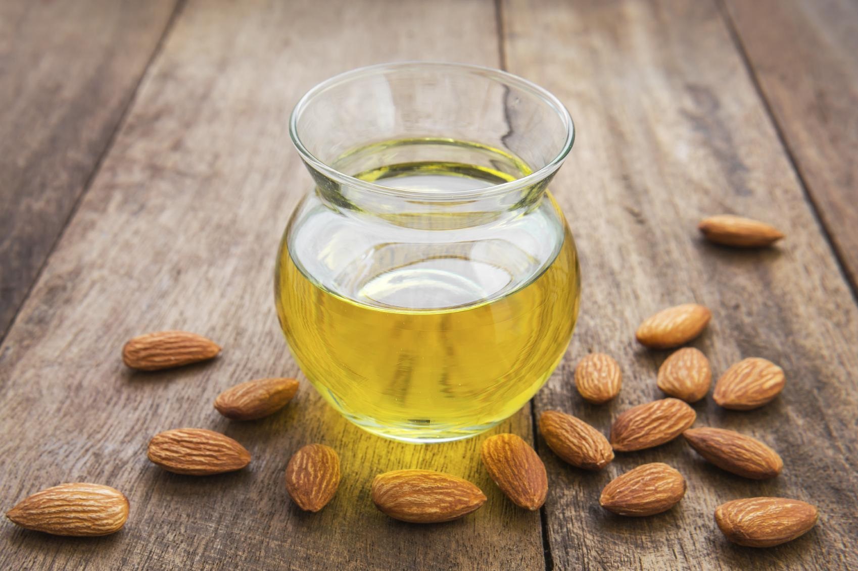 tips cantik alami dengan minyak almond