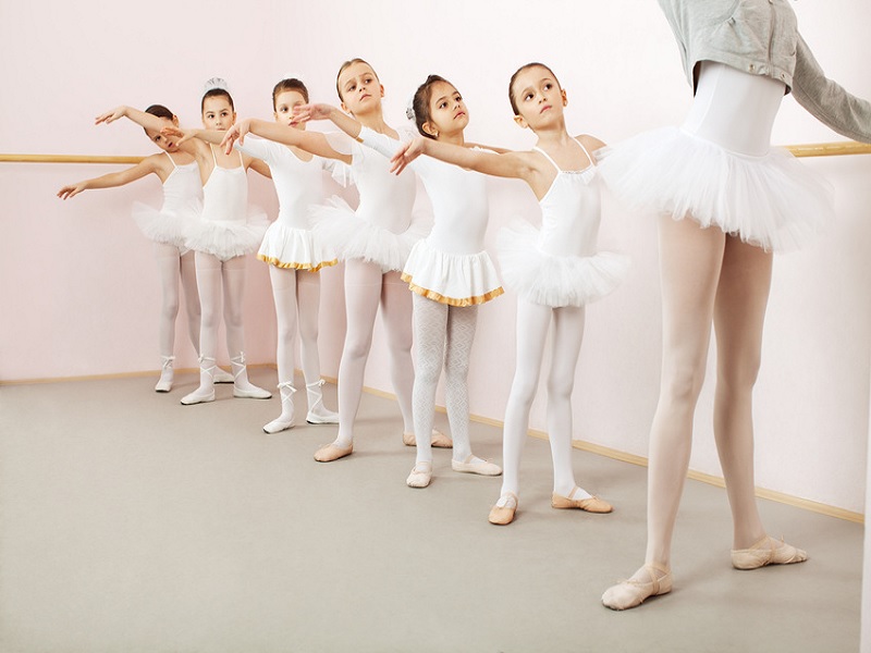 mendidik anak cantik sejak dini dengan balet