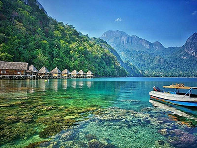 pulau-pulau mempesona asli Indonesia
