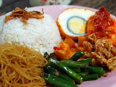 Kangen Sarapan Makanan Indonesia? Yuk, Intip Daftar Menunya